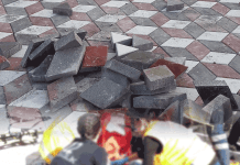 Doktorun Kafasında Kaldırım Taşı Kırdılar